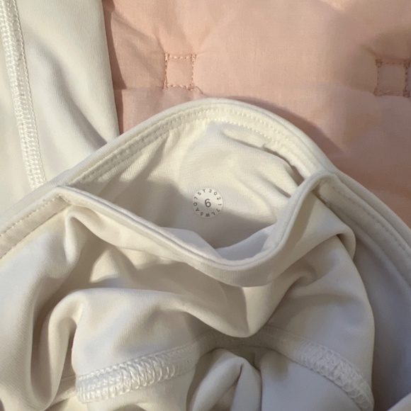 White lululemon capri pant - Picture 3 of 3